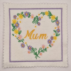 Embroidered Daisy Heart Flower Birthday Card (Any Age/Name)