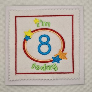 Carte brodée d'anniversaire de garçon d'aujourd'hui (âge)