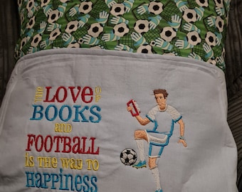 Besticktes Fußball-Lesekissen