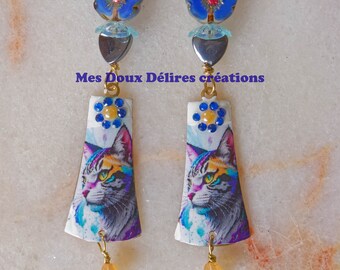 Boucles d'oreilles chat psychédélique bleu, gemme hématite, fleur hawaïenne verre tchèque, crochet d'oreille