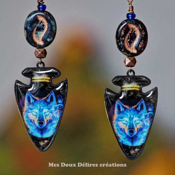 Boucles d'oreilles viking, Loups bleus lumineux, émail et verre tchèque, bleu et cuivre, crochets