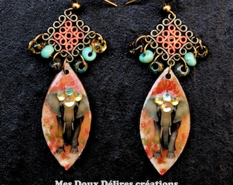 Boucles d'oreilles Éléphant : ovale illustré en bois effet émail, orange gris turquoise, laiton peint main, crochet permutable