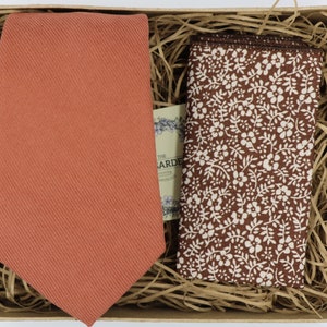 LEO & FERN: Terracotta Mans Tie, Rustic Themed, Mens Pocket Square, Mens Gift Set, Rust Tie, Rust Handkerchief, Autumn Wedding, Mens Ties