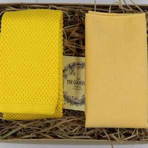 LELE & EVAN: Yellow Knitted Tie, Sunflower Yellow Tie, Yellow Handkerchief, Wedding Ties, Gifts For Men, Groomsmen Gifts, Mens Wedding Tie