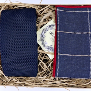 DAVE & TARQ: Groomsmen Gift, Mens ties, Knitted Necktie, Plaid Pocket Square, Navy Knitted Tie, Wedding Tie, Vintage Tie, Gifts for him,