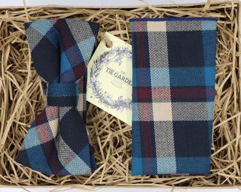 ARTHUR: Checked Bow Tie, Checked Dickie Bow, Navy Bow Tie, Black Tie, Gifts for Men, Vintage Look, Checked, Pocket Square, Ties for Men, Bow