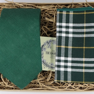 EM & LES: Green Mens Tie, Mens Ties, Emerald Green Tie, Mens Necktie, Plaid Pocket Square, Wedding Ties, Groomsmen Gifts, Wedding Attire