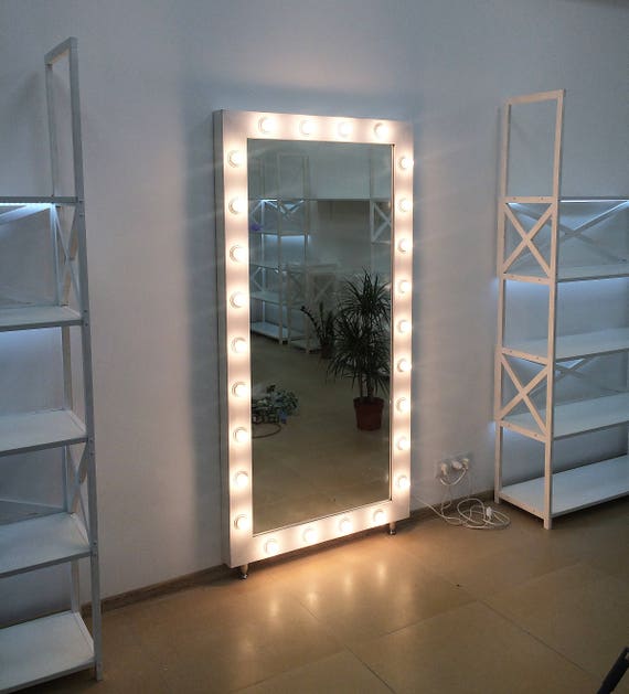 Mirror lights artist makeup with with vans quick