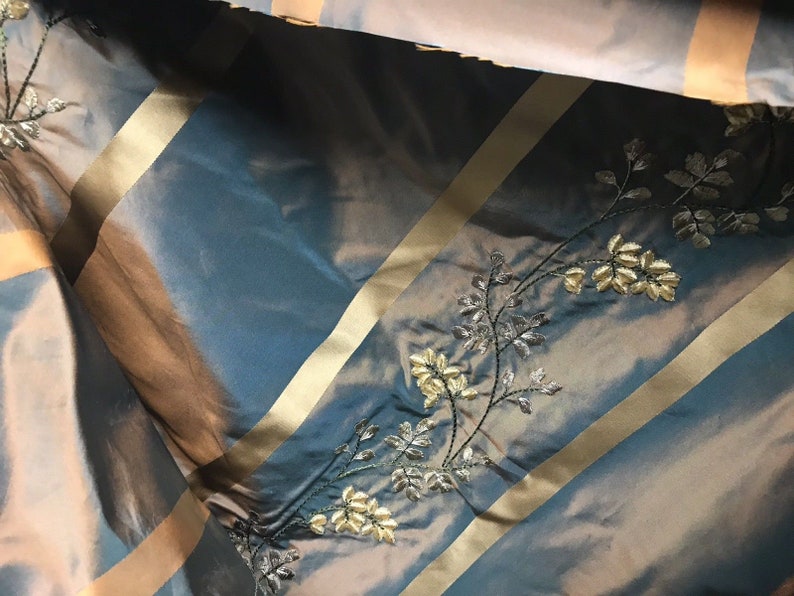 100/% Silk Taffeta Embroidery Fabric Teal /& Peach Iridescent 34 Yard Remnant
