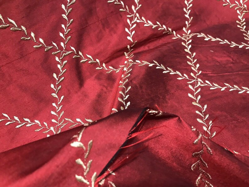 SAMPLE SWATCH 100/% Silk Taffeta Dupioni Fabric Embroidery Floral Diamonds