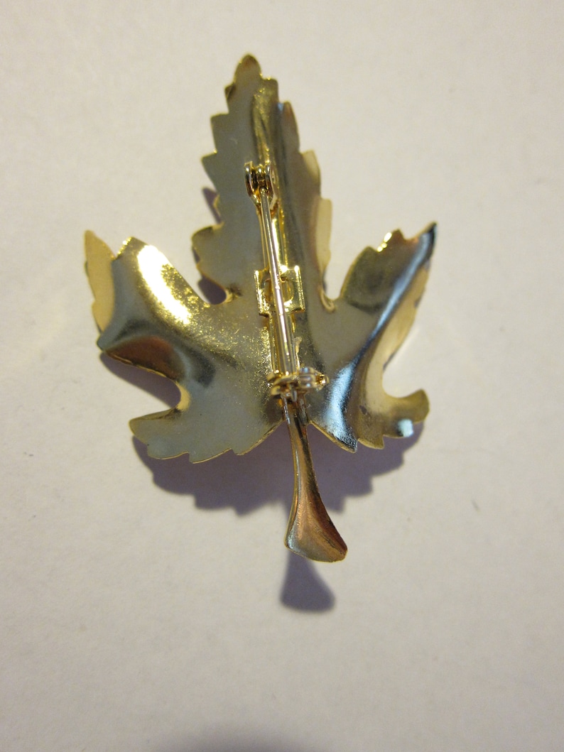 30 Stunning 1980s Enamel Leaf Brooch