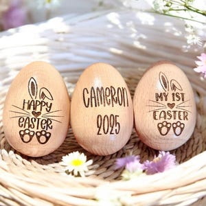 Personalisierte hölzerne Eierbecher | Baby Ei | Osterkinder | Benutzerdefinierte Holzei | Osterkorbfüller | Mein 1.Ostern | Sensorisches Ei-Holz