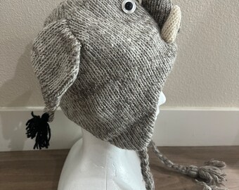 Chapeau 100% laine fait main éléphant gris