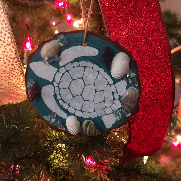 Sea Turtle Wood Slice Christmas Ornament - Painted wood slice - Gift for Animal lovers - Lake and Beach life -Sea shells - Rustic wood slice