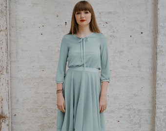 Crèpe dress "Dahlia" mint with plate skirt