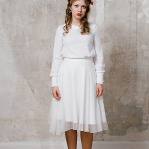 Winter wedding dress Clay short and loose with long sleeve image 2