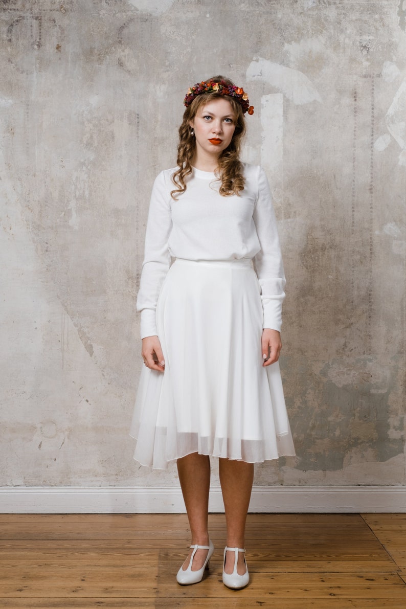 Winter wedding dress Clay short and loose with long sleeve image 2