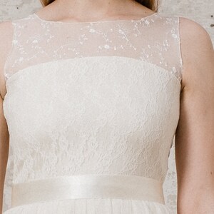 Wedding dress Bell short made of lace and tulle image 7