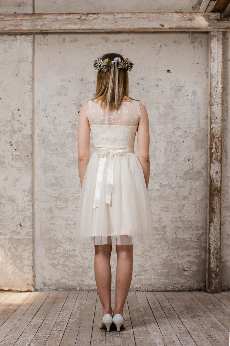 Wedding dress Bell short made of lace and tulle image 6