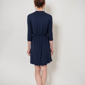 dark blue jersey dress Blue Moon with lace image 4