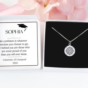 Presente de formatura personalizado para ela, colar de bússola pequena para filha, joias de formatura da faculdade, lembrança da turma de 2025, cartão de formatura
