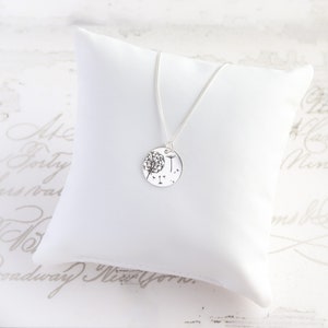 Silver dandelion necklace for women - A delicate and dainty design - For everyday wear