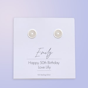 Regalo de 50 cumpleaños para mujer: aretes de plata con forma de mandala: regalo personalizado de 50 cumpleaños para ella: regalo para la mejor amiga, regalo con nombre personalizado