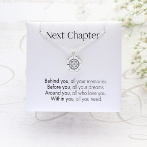 Nuevo capítulo como regalo para ella: collar con brújula, joyas pensadas para nuevos comienzos, tarjeta inspiradora para hija, graduación, nuevo viaje
