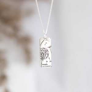 Wish Necklace with Dandelion Seeds - Elegant Silver Flower Pendant for Mum, Grandma