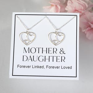 Conjunto de collar para madre e hija: regalo de plata de ley para mamá, cumpleaños, Navidad, bodas: joyería Forever Linked Hearts