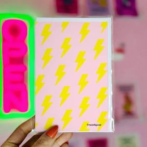 Lightning Bolt Pattern Greeting Card – Bold Graphic Design