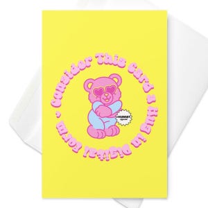 Tarjeta de felicitación "Un abrazo en formato digital": un tierno abrazo de oso, amor virtual, divertida tarjeta de amistad, era digital, un abrazo colorido de dibujos animados.