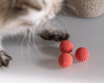 3 catnip Balls, catnip balls, catnip cat toy, set of cat toys, cute cat toy, toy with catnip, toys for cats, best cat toy, valerian toy