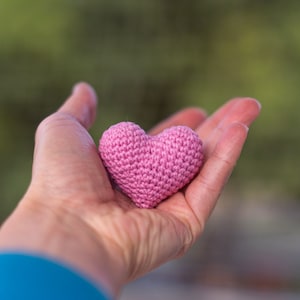 Catnip Heart cat toy. Valentines cat gift. Crochet toy filled with enticing herbs. Premium quality catnip. Best toys for cats, kitten toy