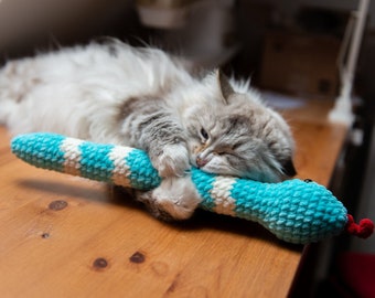 Boa catnip kicker, snake cat toy, catnip snake, cat toys, valerian toy, best cat toys, big cat kicker, big cat toy, crochet cat toy, for cat