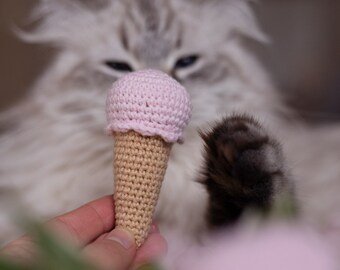 Juguete de ganchillo para gatos con forma de helado de hierba gatera y valeriana orgánica.
