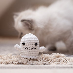 Catnip Ghost cat toy, halloween toy, cat toy with catnip, best cat toys,  halloween toy, crochet ghost, funny cat toys, scary cat toys