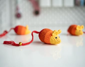 Juguete de ratón con hierba gatera, bonito juguete para gatos. Ratón de valeriana, juguete con cascabel. Juguetes para gatitos, juguetes para gatos. Ratón de gato, caja para gatos, caja para gatitos, ratón de ganchillo, hierba gatera.