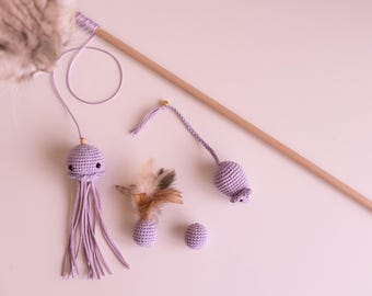 Juego de juguetes para gatos de crochet hechos a mano: hierba gatera y valeriana, varita de medusa, ratón y pelota.