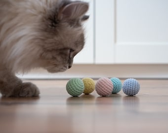 Pelota de juguete para gatos con hierba gatera y valeriana