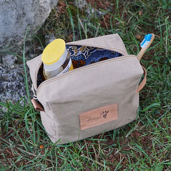 Canvas-Washbag CUBE, rechteckige Kosmetiktasche aus Safari-Zeltstoff und Afrikanischem Stoff mit Lederhenkel