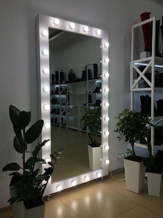 Showroom Mirror With Lights For Makeup Lamps