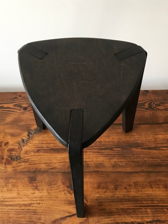 黒いスツール、3本脚の木製スツール、椅子、合板家具 - Etsy 日本