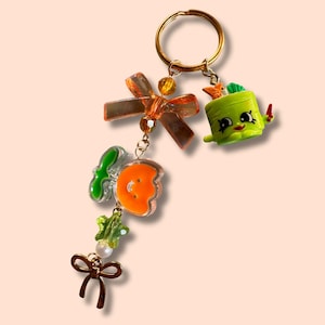 Shopkins Sushi Keychain – Kawaii Green Food Charm with Orange & Green Beaded Accessory, Handmade Mini Toy Gift for Kids and Fans