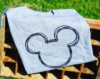 Camiseta com contorno das orelhas do Mickey Mouse - Camiseta para férias em família na Disney