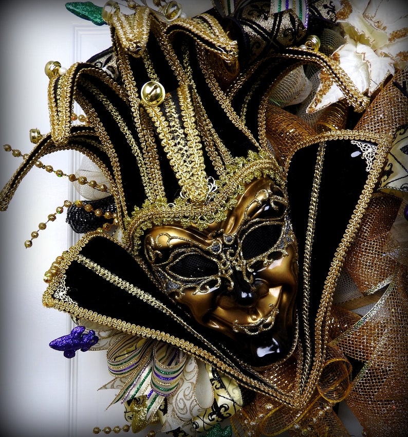 elegant mardi gras wreath