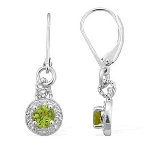 Pendiente colgante redondo de peridoto verde natural en plata de ley y oro blanco