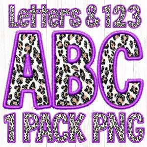 Puede incluir: Un conjunto de letras y números de estampado de leopardo morado y blanco, que incluyen las letras A, B, C y los números 1 y 2. Las letras y los números están delineados en morado y tienen un fondo blanco con un estampado de leopardo. El texto "Letters & 123 ABC 1 Pack PNG" también está incluido en la imagen.