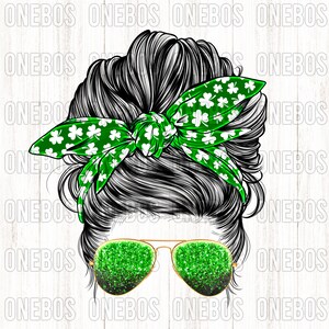 Klassischer Messy Bun, Grüne Stirnband Schleife mit weißem Klee muster, Kleeblatt Print, Cooles Küken, grüne Glitzer Sonnenbrille, Sublimation und DTG