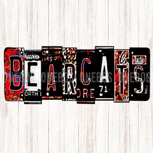 Placa de carro em aquarela Bearcats PNG, vermelho brilhante, leopardo, grunge, preto, mascote escolar de sublimação impressão de palavra, corte de impressão, arte